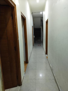 Kuber Home Stay, Guest House